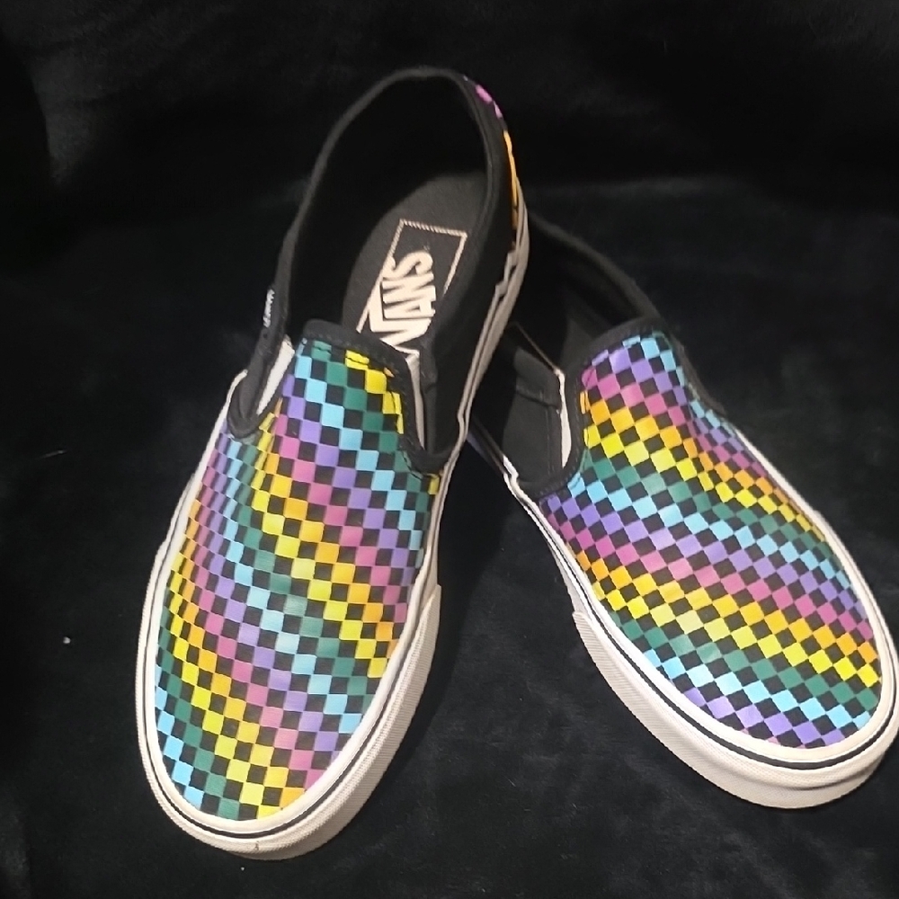🪷Vans Slip-On Checkerboard Sneakers in Black with Multicolor Pastel Check